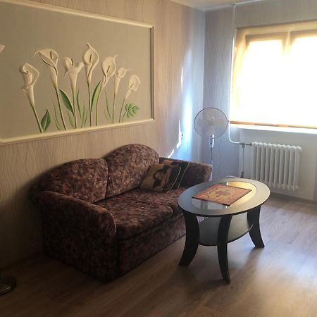 1 Toaline Apartments Ahtme Kültér fotó